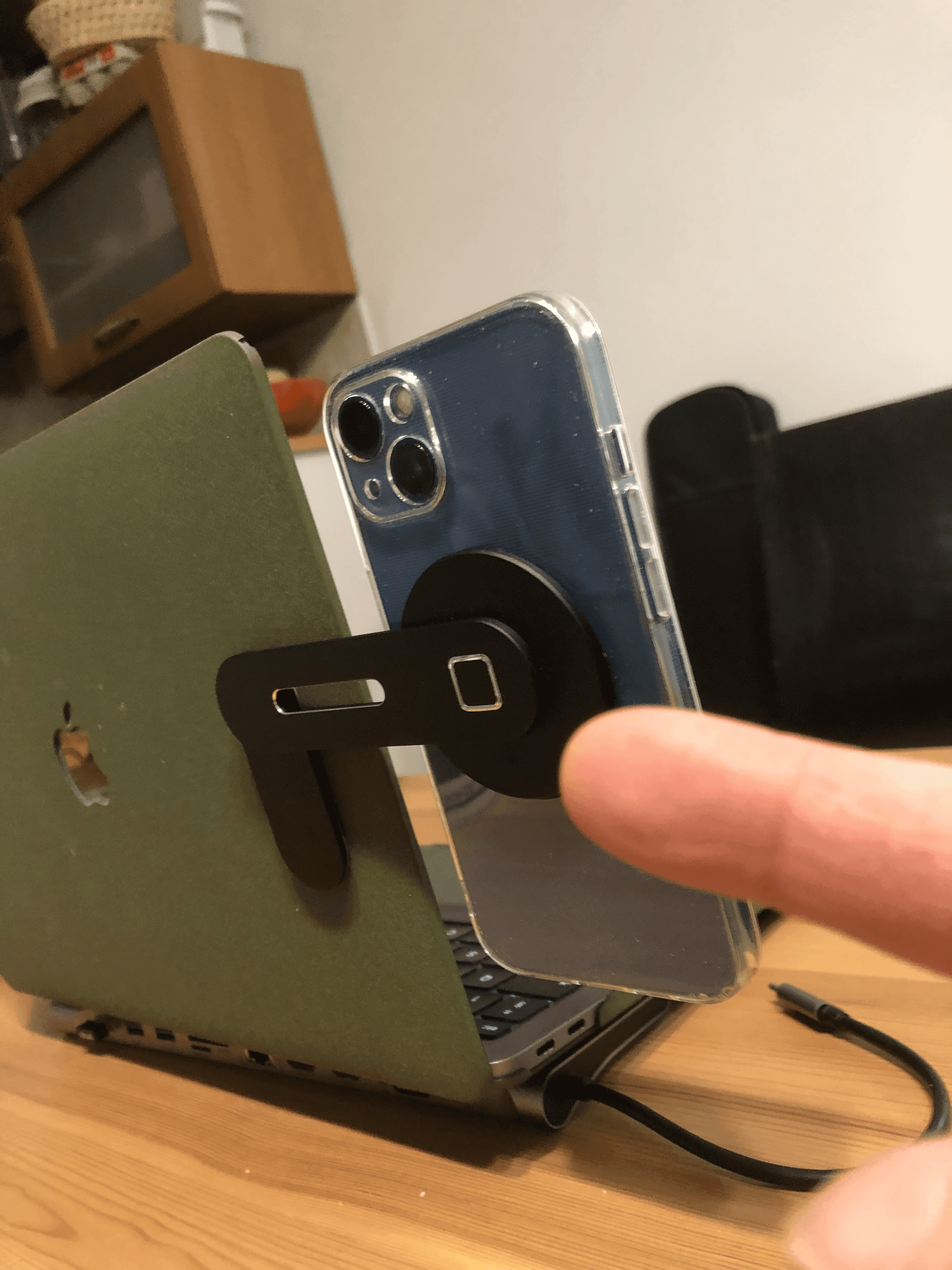 Magnetyczny uchwyt na telefon MAGNETIC HAND